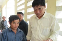 Cười vỡ bụng chuyện kết hôn... xuyên biên giới