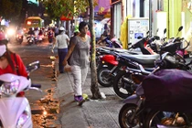 Ảnh: Vỉa hè quận 1 bát nháo sau 4 tháng ra lập lại trật tự