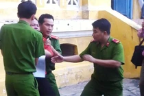 Hoa hậu quý bà gây rối ở tòa sau khi bị tuyên y án