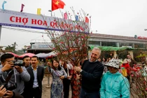 Các đại sứ nước ngoài ăn Tết Việt