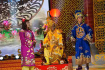 Gặp nhau cuối năm: Vì sao hơn 10 năm không đổi diễn viên chính?