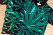 Rùng mình bí ẩn đằng sau ‘chiếc áo lá cần’ giới trẻ đang săn lùng 