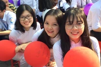 Ngắm vẻ đẹp hồn nhiên của nữ sinh Nghệ An ngày chia tay 