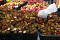 Ngán ngẩm ý thức quá tệ của khách Việt đi siêu thị