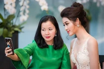 Nét đẹp quyến rũ vượt thời gian của mẹ Á hậu Huyền My