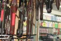 Đường vượt biên đưa “vũ khí chết người” về “chợ hàng nóng"