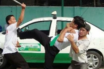 Nam thanh niên mang dao bầu dài nửa mét đi cướp taxi