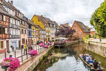 Những thị trấn nhỏ xinh lãng mạn khắp thế giới