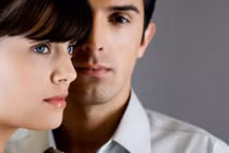 Mất đống tiền “câu” gái, chồng chết sững khi gặp “đối tác“