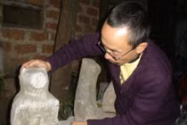 Thú vị gia đình ở Hà Nội “thỉnh” hàng ngàn chó đá cổ về nhà