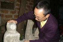 Thú vị gia đình ở Hà Nội “thỉnh” hàng ngàn chó đá cổ về nhà