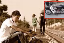 Phẫn nộ cô gái chửi bạn trai vì đi xe số ghẻ