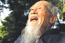 “Một nụ cười bằng mười thang thuốc bổ“