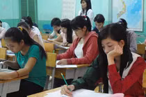 Lò luyện “hồi sinh” dạy thi trắc nghiệm