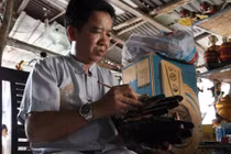 Ảnh: Nghệ nhân với những con rối nước hiếm hoi ở Sài Gòn