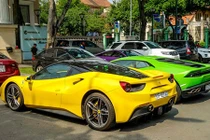 Siêu xe Minh Nhựa, Cường Đô La, Phan Thành xuống phố