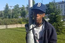 Cười "đau bụng” xem mẹ con khỉ chụp ảnh “tự sướng“