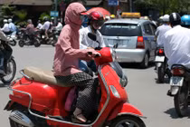 Sai lầm khi chọn và dùng áo chống nắng cần thay đổi ngay