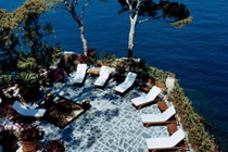 Bên trong biệt thự triệu đô xa hoa của nhà thiết kế Dolce và Gabbana 