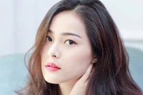 Bất ngờ với nhan sắc của Hạ Vy 3 năm trước khi yêu Cường Đôla