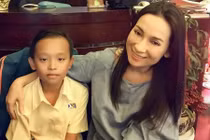 Cậu bé nghèo khó được Phi Nhung nhận nuôi giờ ra sao?