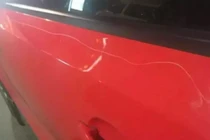 Vết rạch trên chiếc xe hơi và cái kết bất ngờ