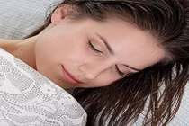 Gội đầu xong, đi ngủ ngay nguy hiểm khôn lường