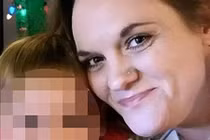 Người mẹ quỷ dữ nhẫn tâm đem con vào lò nướng