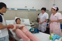 Cái kết bất ngờ của bà mẹ quyết sinh thường dù thai quá lớn 