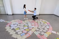 Tròn mắt cặp đôi “nhà người ta” khoe nhận 137 bằng khen 