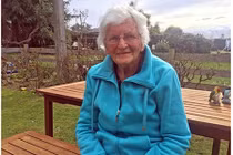 Cụ bà 100 tuổi sống sót thần kỳ trong trận động đất