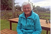 Cụ bà 100 tuổi sống sót thần kỳ trong trận động đất