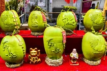 Gần 1 triệu đồng quả dừa hình gà dịp Tết