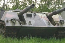 Xe tăng pháo đôi kỳ lạ của Đức