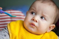 Những món có chết đói cũng không cho trẻ ăn dặm dùng