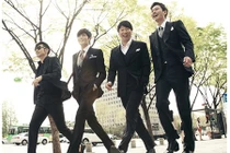 Đoán số làm quan qua dáng đi của đàn ông 