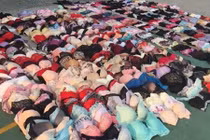 Ăn trộm đồ lót xếp kín nửa sân bóng