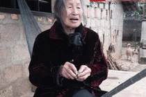 Gia đình đang lo tang ma, người chết bật nắp quan tài sống dậy