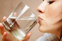 Tác dụng không ngờ nếu uống nước ngay sau khi thức dậy