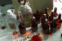 Chế Chivas, Hennessy, Martin bằng nước màu kho cá