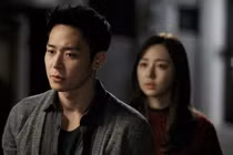 "Chết sững" với hình xăm nơi ngực vợ trong đêm tân hôn