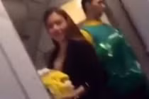 Sinh ra trên máy bay, em bé được bay miễn phí suốt đời