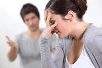 Thất kinh vợ ngoại tình còn tổng sỉ vả chồng, chê “yếu“