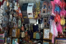 Phát hoảng tục mua biệt thự, hộ chiếu cho Rằm tháng 7