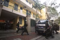 Phút nghẹt thở khi trinh sát đối đầu trùm giang hồ sẵn sàng nổ lựu đạn