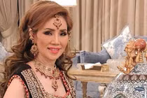 Nhan sắc U60 vẫn lấy được chồng đại gia giàu “khủng“