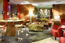 Phòng khách thế này gia đình làm ăn ngày càng đi xuống