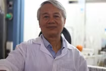 Nước sạch màu đen, ký sinh trùng lổm ngổm ở KĐT Hà Nội