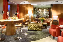 Phòng khách thế này gia đình làm ăn ngày càng đi xuống