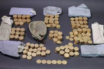 Bất ngờ phát hiện kho báu vàng trong chiếc piano cổ